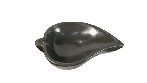 Artikelbild des Artikels “Schale mit Blattdesign, natürlicher Rand, ca. 50 x 36 x 15 cm. Hergestellt aus Riverstone “